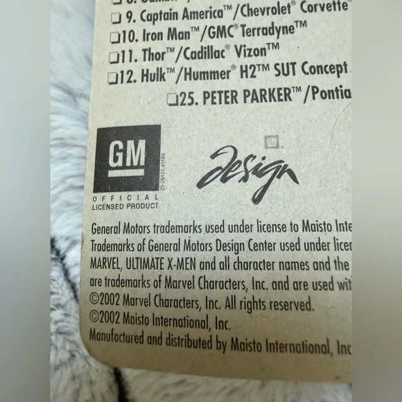 Maisto Marvel Die-Cast Toy Car - Blue and Red - Picture 5 of 5